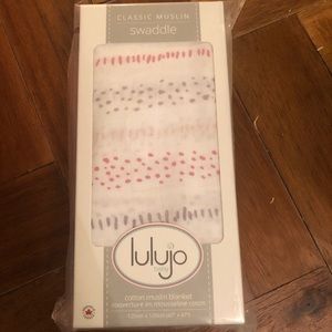 Unopened swaddle blanket, SOLD OUT online